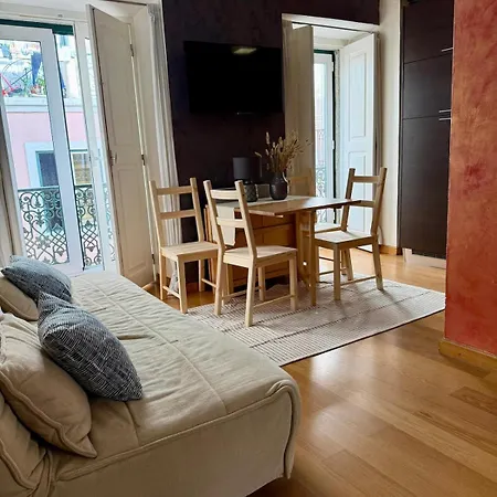 Апартаменты Cozy In The Center