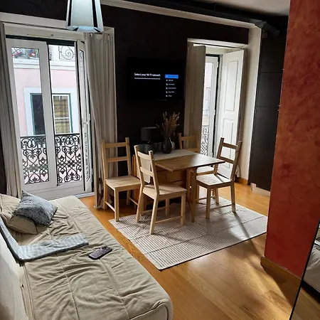 Cozy In The Center *