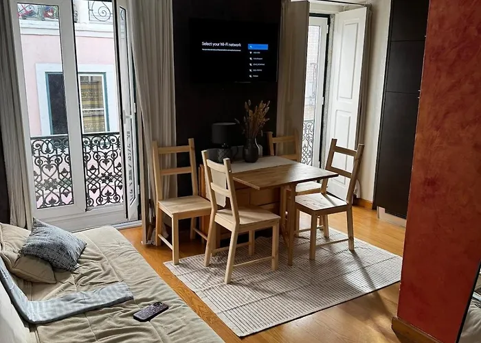 Cozy In The Center *